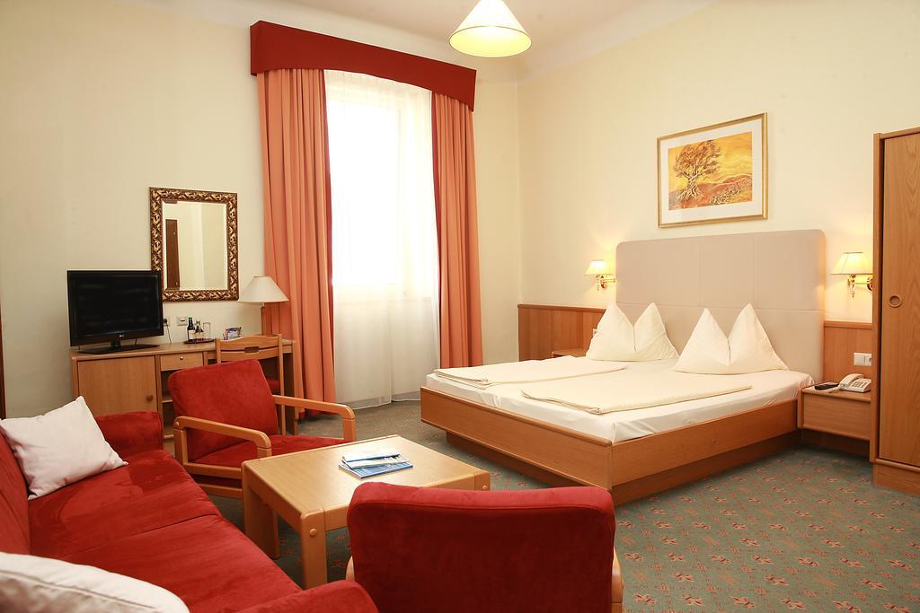 Altstadt Hotel Mosser Φίλλαχ Δωμάτιο φωτογραφία